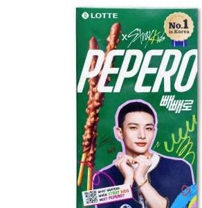 Pepero almendra con chocolate — Stray Kids